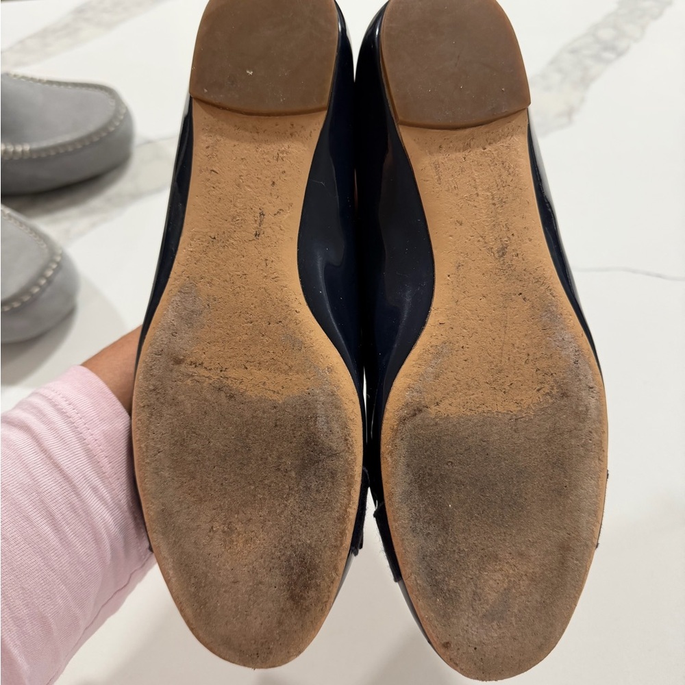 Salvatore Ferragamo Bow Navy Blue Patent Leather Flats Size 9 - Picture 9 of 9